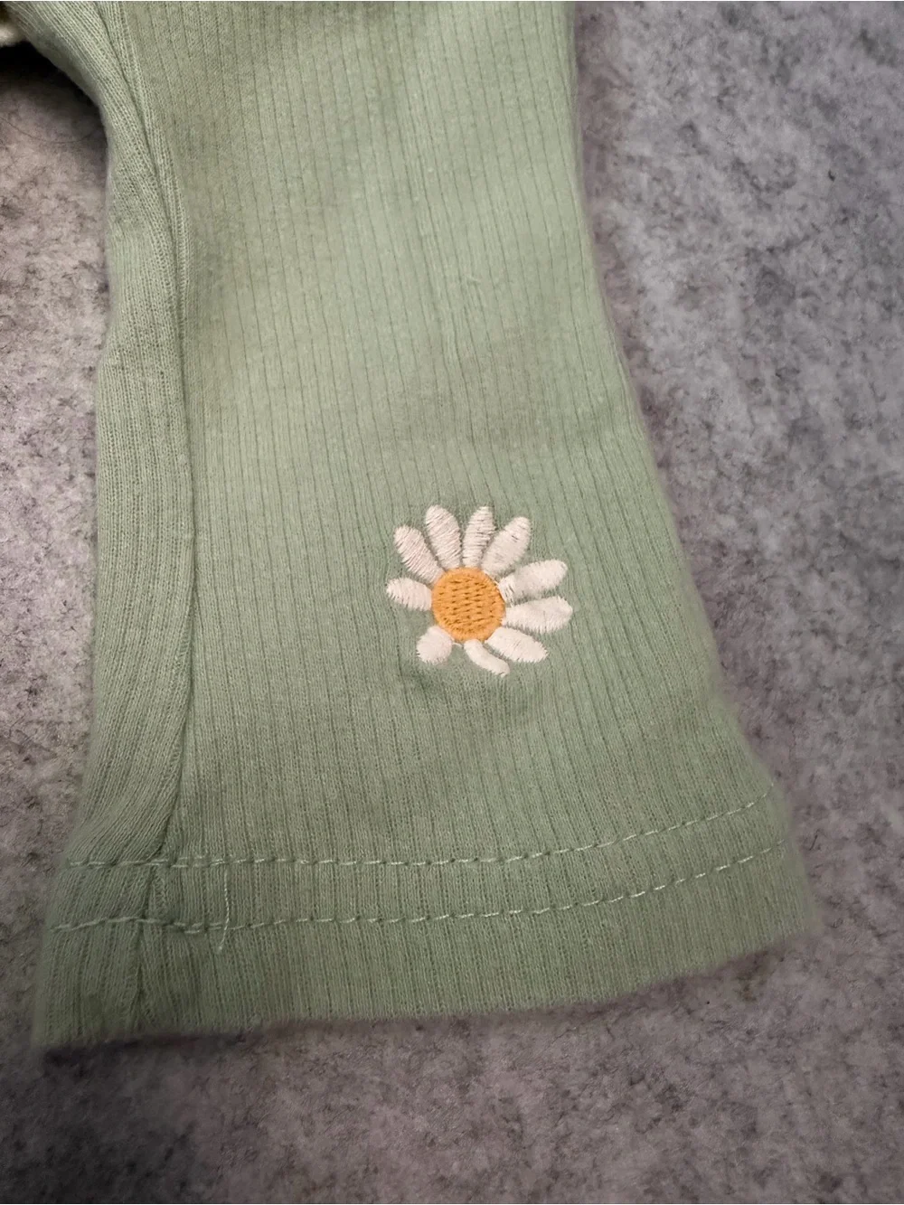 Kit + Pearl 2pc Daisy set 3mo